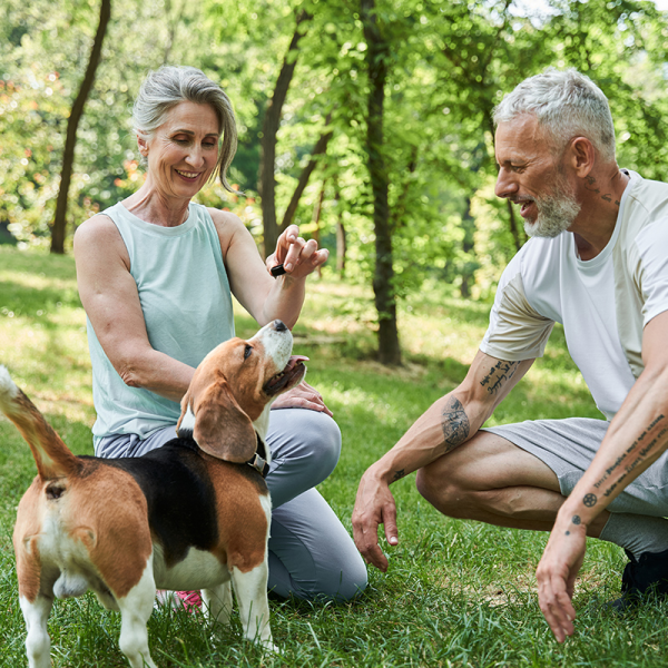  seniors-with-pets.jpg 